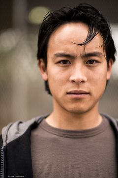 Sam Ly interpreta Fu Yien Chang