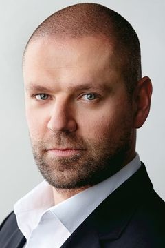 Dru Viergever interpreta Dan