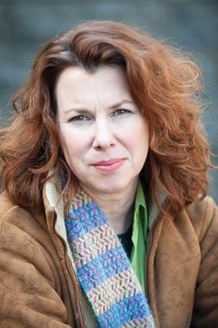 Siobhan Fallon Hogan interpreta Tina