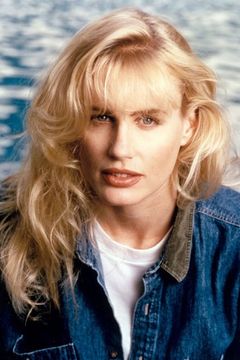 Daryl Hannah interpreta Lisa Crosley