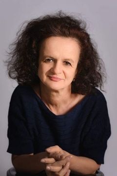 Maria Cristina Maccà interpreta Mariangela Fantozzi / Uga