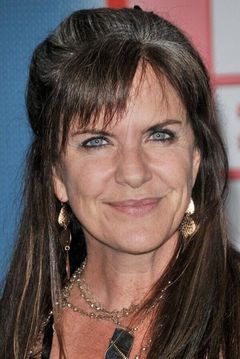 Jennifer Hale interpreta Cinderella (voice)