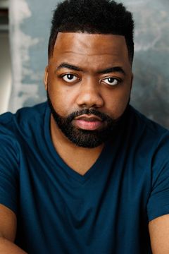Terrence Shingler interpreta Dave