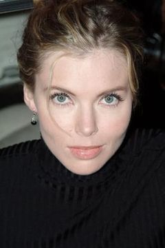 Sarah Poynter interpreta (voice) (uncredited)