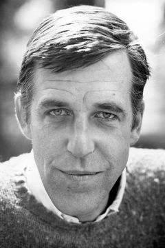 Fred Gwynne interpreta Frenchy Demange