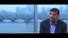 Raghuram Rajan interpreta Self - Chief Economist, International Monetary Fund