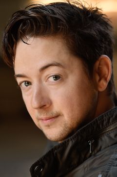 Bradford Anderson interpreta Jake Parker