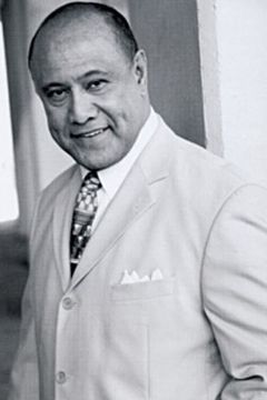 Robert Apisa interpreta Baynard's Bodyguard
