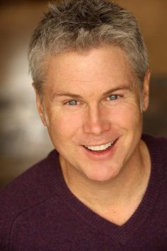 Stewart Scott interpreta Mayor