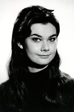 Imogen Hassall interpreta Dolores