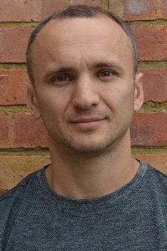 Andrius Davidenas interpreta Yuri