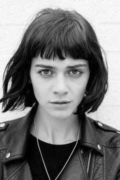 Emma Appleton interpreta Hannah