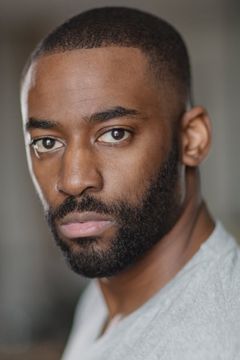 Ashley Thomas interpreta Jules