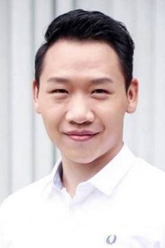 Keerati Sivakua interpreta Orchid Male Employee