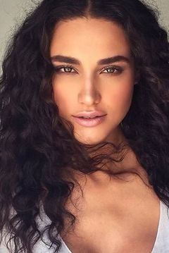 Débora Nascimento interpreta Martina