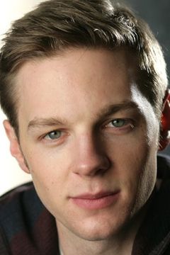 Will Pullen interpreta Steve Whelan
