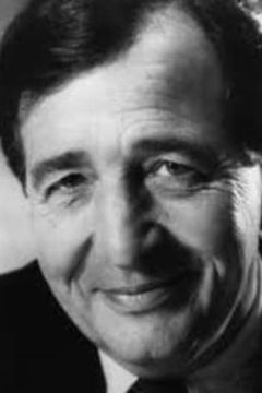 Victor Truro interpreta Prosecuting Attorney