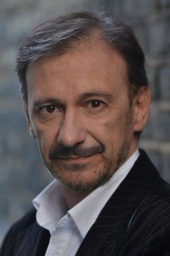 Jorge de Juan interpreta Javier Alvarez