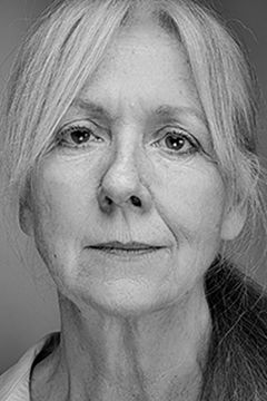 Liz Crowther interpreta Beth