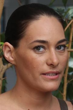Zita Görög interpreta Amelia