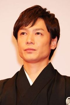 Tomohiro Kaku interpreta Teacher Asanaga (voice)