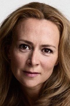 Mirja Turestedt interpreta Monica Figuerola