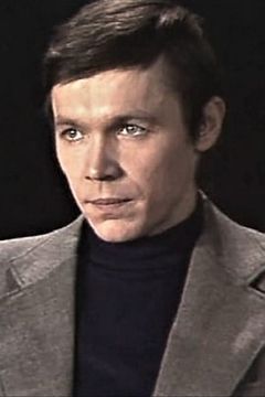 Vasiliy Mishchenko interpreta Smirnov