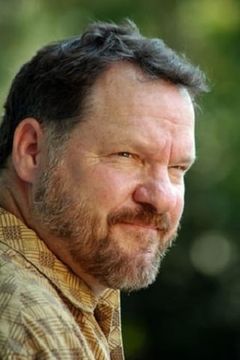 Scott Allan Campbell interpreta Bill Greenway