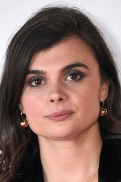 Gwyneth Keyworth interpreta Janie Mallowan
