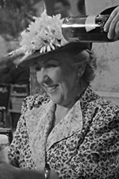 Ilka Grüning interpreta German Wife (uncredited)