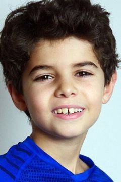 Noam Mouhib Fréville interpreta Jalil (at 5 years old)
