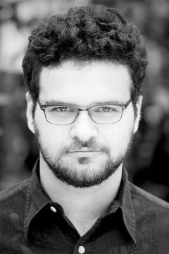 Adam Pelta-Pauls interpreta Nurse Billy