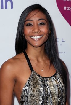 Donnabella Mortel interpreta TV News Reporter