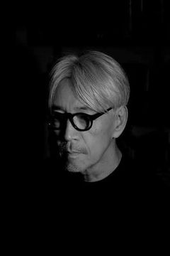 Ryuichi Sakamoto interpreta Amakasu