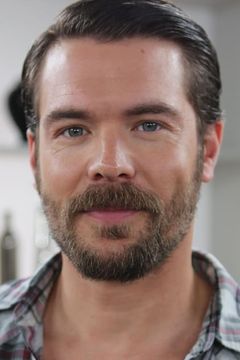 Charlie Weber interpreta Frank Delfino