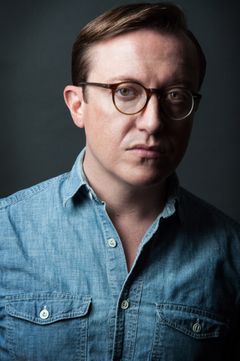Andrew Haserlat interpreta Undergrad #1