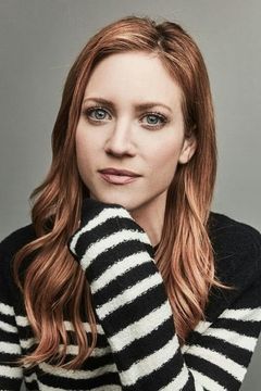 Brittany Snow interpreta Lucy