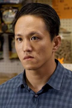 Jay Kwon interpreta Chul