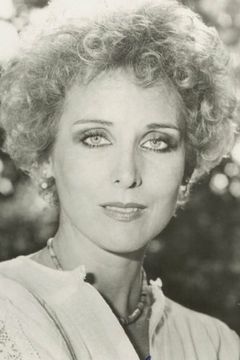 Elizabeth Counsell interpreta Mrs. Rossiter