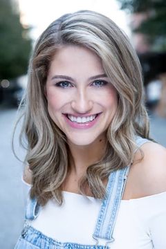 Kailey Hyman interpreta Barb