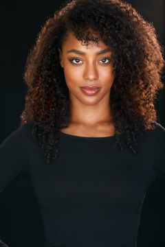 Ella Kweku interpreta Médica Forense