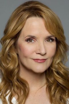 Lea Thompson interpreta Maggie McFly / Lorraine McFly
