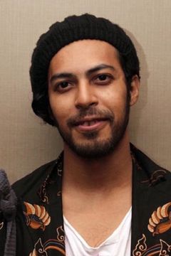 Alex Abbad interpreta Bejo