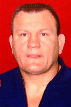 Gene Kiniski interpreta Wrestler