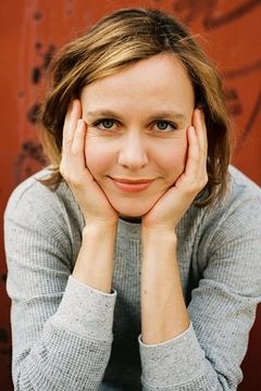 Nadja Becker interpreta Friedl