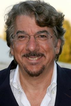 Marco Columbro interpreta Stefano Giusti
