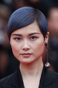 李宇春 interpreta Guaerjia Musen