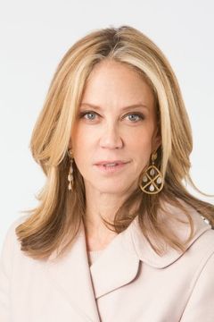 Ally Walker interpreta Andrea Bedford