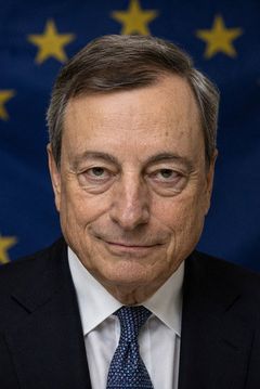 Mario Draghi interpreta Self