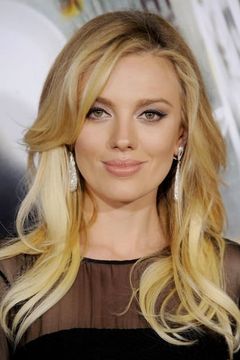 Bar Paly interpreta Anastasia Kolcheck